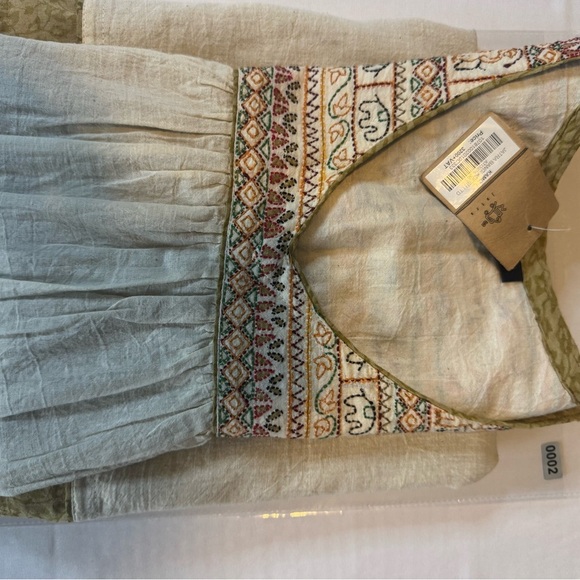 Women’s Small Linen Tunic Handmade In Bangladesh. Natural Color w/ Embroidery - Picture 8 of 8